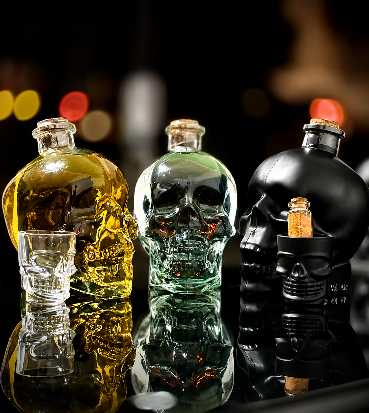 Licoreras Skull en forma de calavera: ámbar, transparente y negra mate